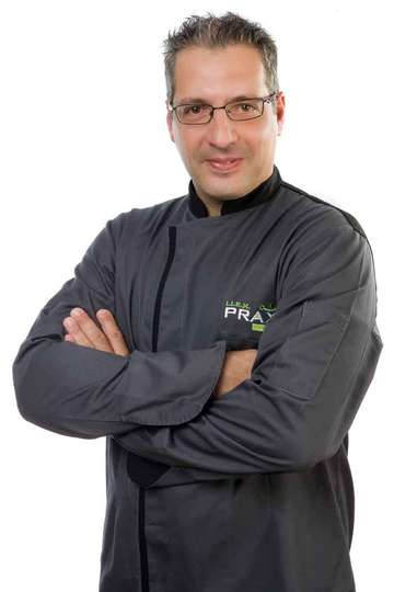 Γιώργος Αναστόπουλος. Καθηγητής ΙΕΚ PRAXIS. Καθηγητής Μαγειρικής Τέχνης, Τεμαχισμού Κρέατος, Διακοσμητικής Παρασκευασμάτων.