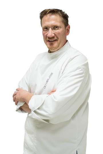 Jose Olivier. Καθηγητής Ζαχαροπλαστικής του ΙΕΚ PRAXIS. Pastry Chef. Απόφοιτος της σχολής "COURT DE SUCRE D’ART ECOLE J.FERRANDI".