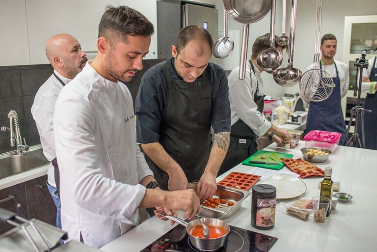 Μετεκπαίδευση στην Υψηλή Μαγειρική Τέχνη: PRAXIS Gastronomy PostGraduate Course