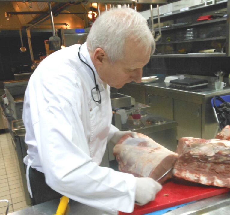 Εκπαίδευση και Πιστοποίηση Εκδοροσφαγέων