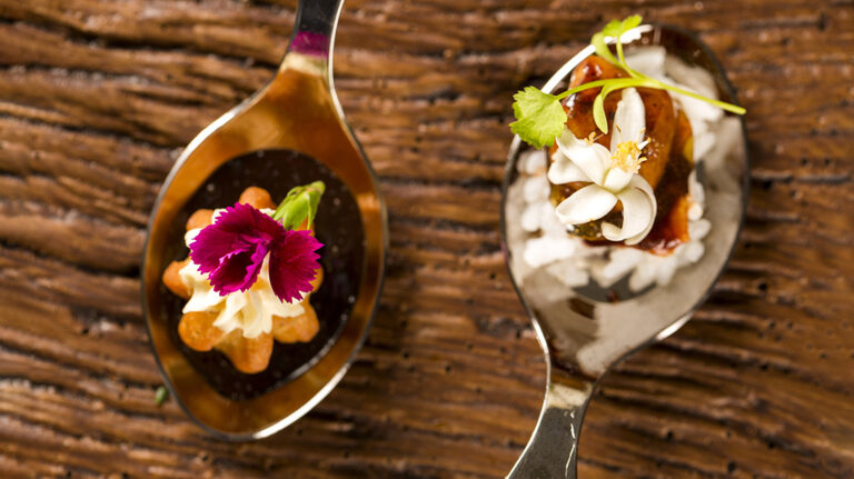 Amuse bouche canapés & Mignardises με τον R&D chef Mιχάλη Μάρθα