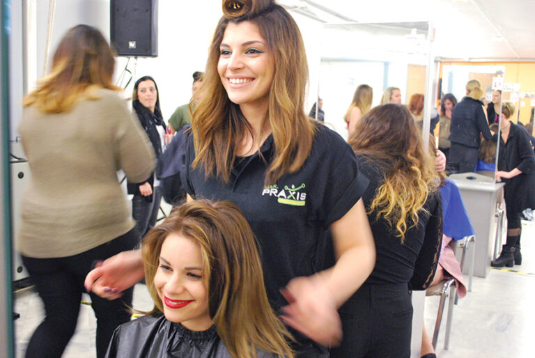 Επαγγελματίας Κομμωτής (Professional Hair Stylist)