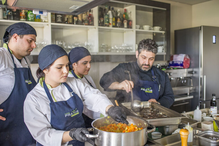 Μαγειρεύοντας με Ελληνικά Όστρακα & Θαλασσινά