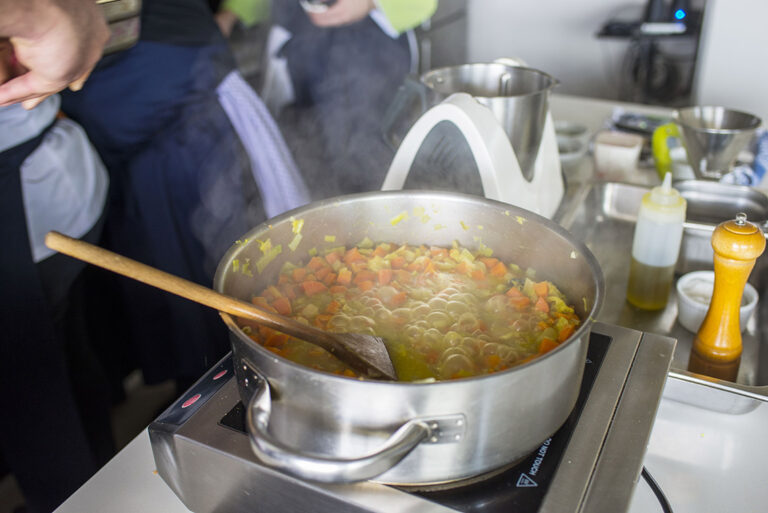 Μαγειρεύοντας με Ελληνικά Όστρακα & Θαλασσινά