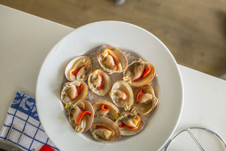 Μαγειρεύοντας με Ελληνικά Όστρακα & Θαλασσινά