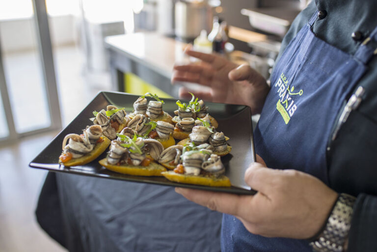 Μαγειρεύοντας με Ελληνικά Όστρακα & Θαλασσινά