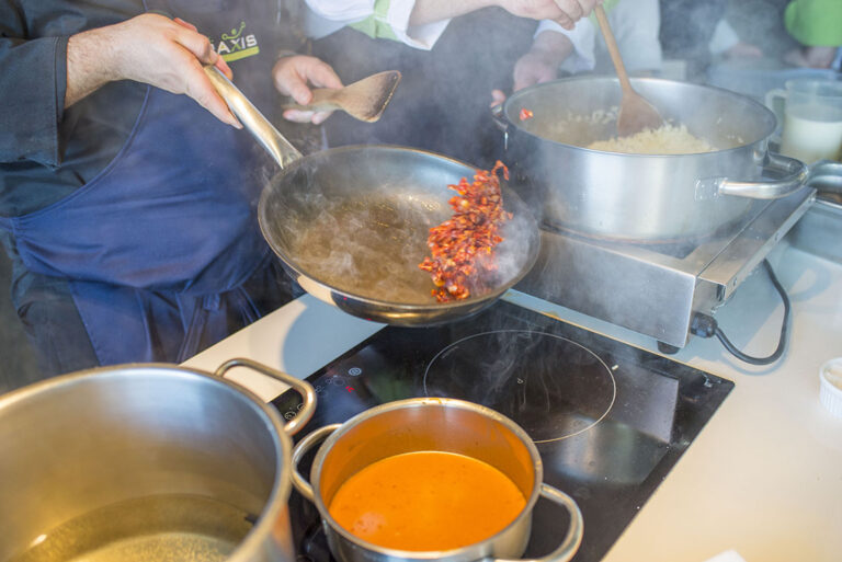 Μαγειρεύοντας με Ελληνικά Όστρακα & Θαλασσινά