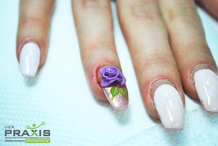 Nail Artist: Τεχνίτης Νυχιών