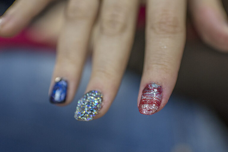 Nail Artist: Τεχνίτης Νυχιών