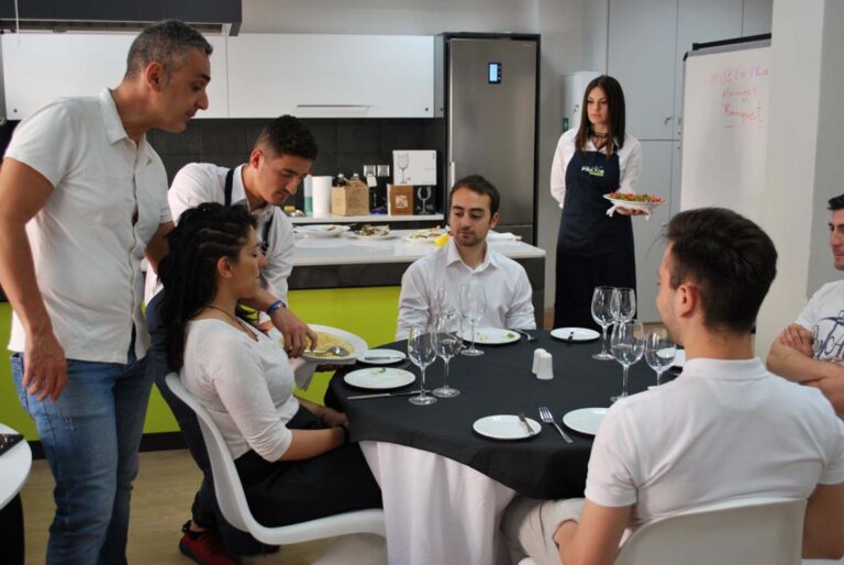 Εστιατόριο: Επαγγελματικό Σέρβις Φαγητού