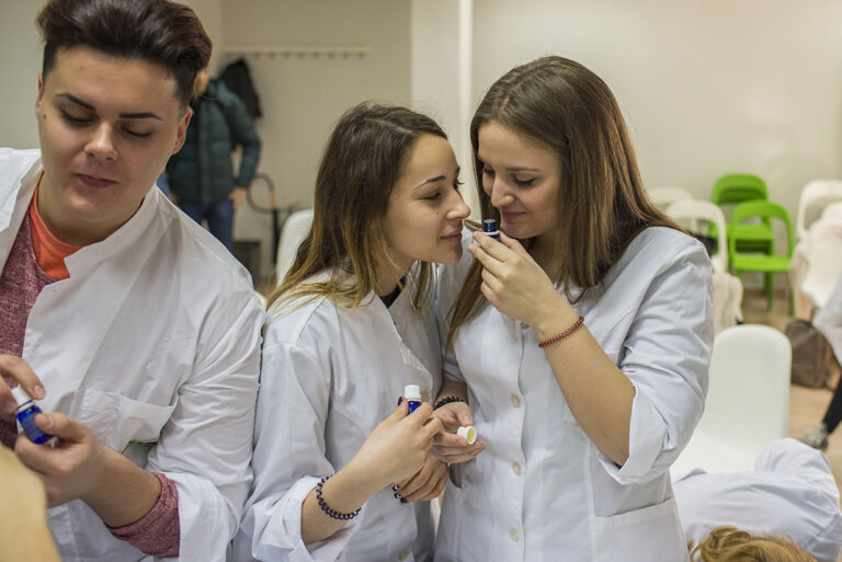 Κηραλοιφές (Lip Balms): Χειροποίητα & Εναλλακτικά Καλλυντικά