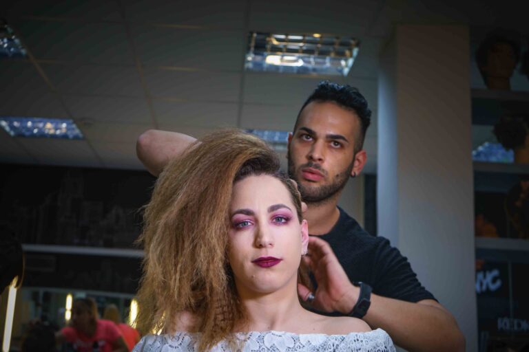 Γυναικεία Χτενίσματα