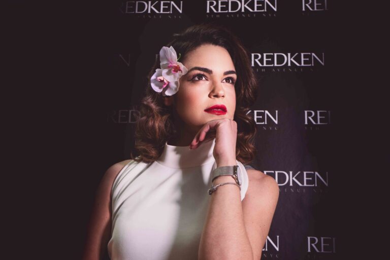 Επαγγελματίας Κομμωτής (Professional Hair Stylist)