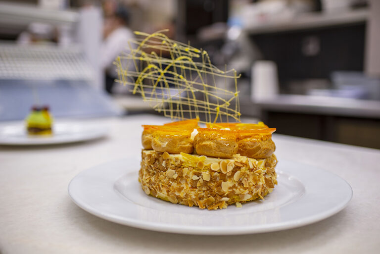 Μιλφέιγ με Χειροποίητη Σφολιάτα