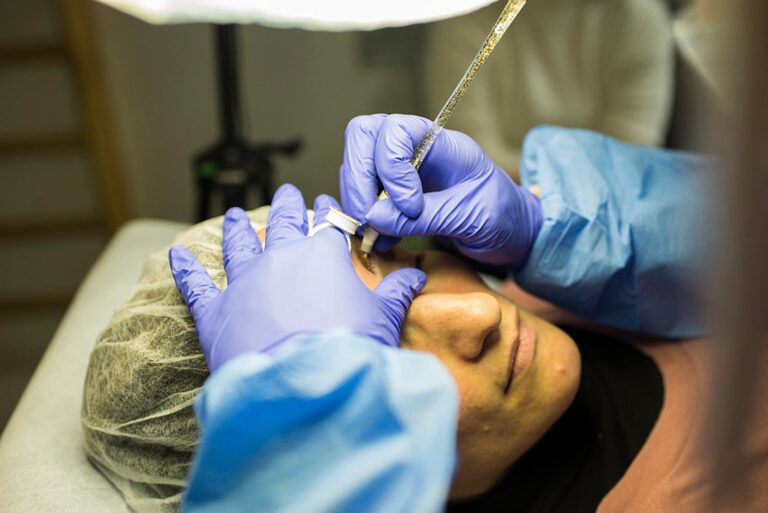 Σεμινάριο MicroBlading: Ημι-μόνιμο Tattoo Φρυδιών