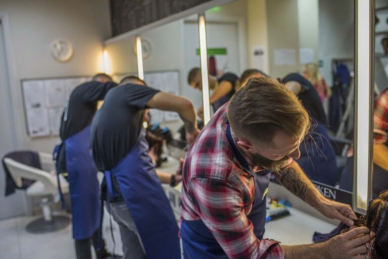 Barber & Grooming (Ανδρικό Κούρεμα & Ξύρισμα)