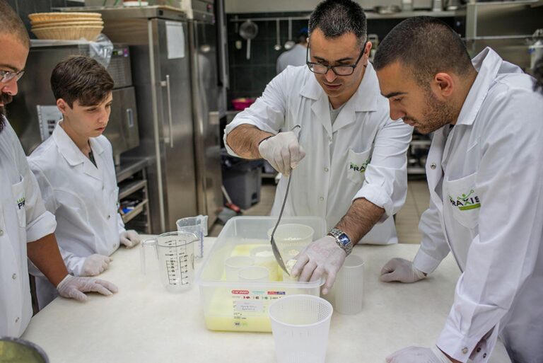 Σεμινάριο Τυροκομίας: Γραβιέρα Πρόβεια / Αγελαδινή – Μυζήθρα Νωπή