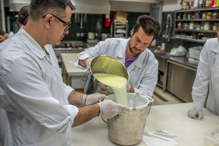 Σεμινάριο Τυροκομίας: Γραβιέρα Πρόβεια / Αγελαδινή – Μυζήθρα Νωπή