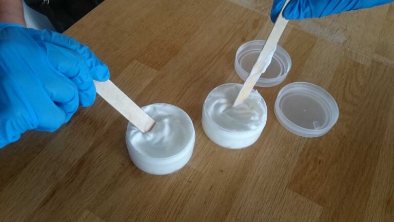 Ενυδατικές Κρέμες: Χειροποίητα & Εναλλακτικά Καλλυντικά