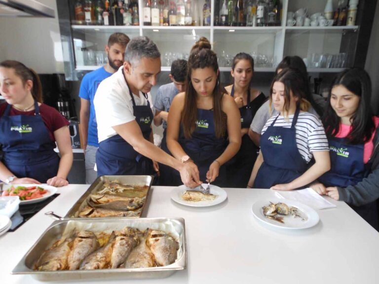 Εστιατόριο: Decoupage Ψαριού (άνοιγμα / καθάρισμα)