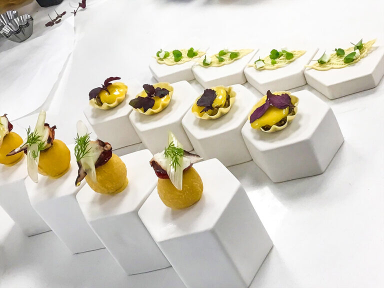 Amuse bouche canapés & Mignardises με τον R&D chef Mιχάλη Μάρθα