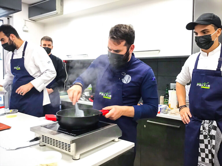 Amuse bouche canapés & Mignardises με τον R&D chef Mιχάλη Μάρθα