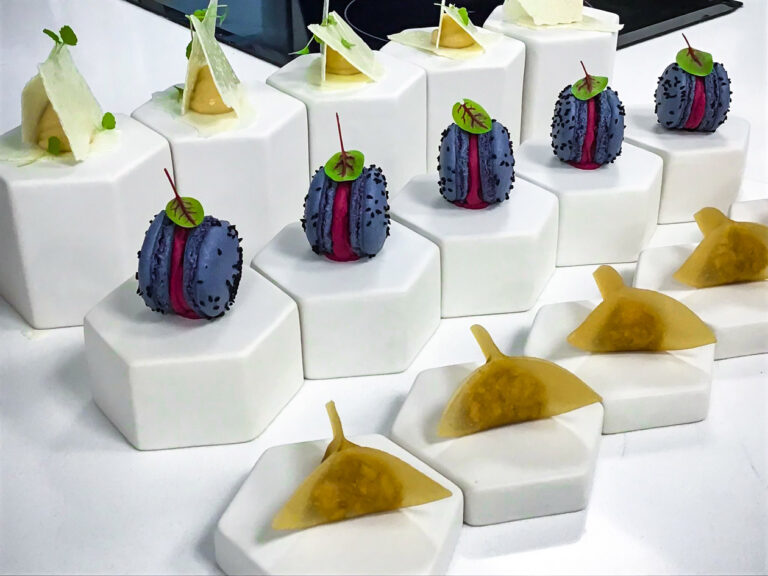Amuse bouche canapés & Mignardises με τον R&D chef Mιχάλη Μάρθα
