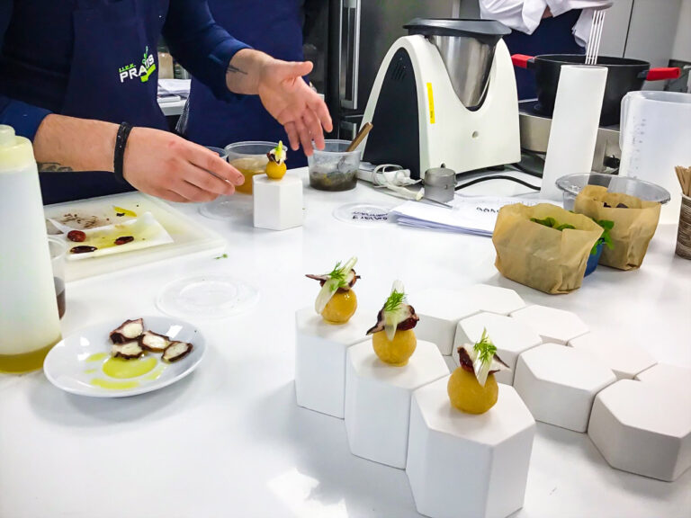 Amuse bouche canapés & Mignardises με τον R&D chef Mιχάλη Μάρθα